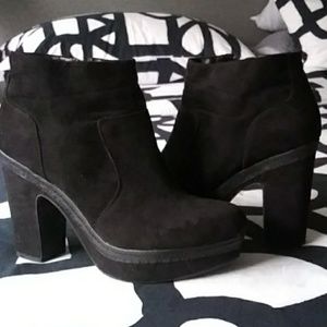 Platform ankle boots